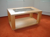 konferenční stolek